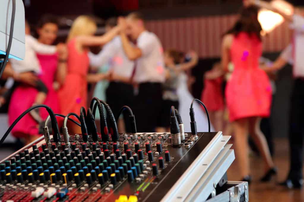 how do I choose a wedding dj