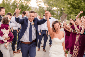 Epik wedding dj gets the crowd dancing